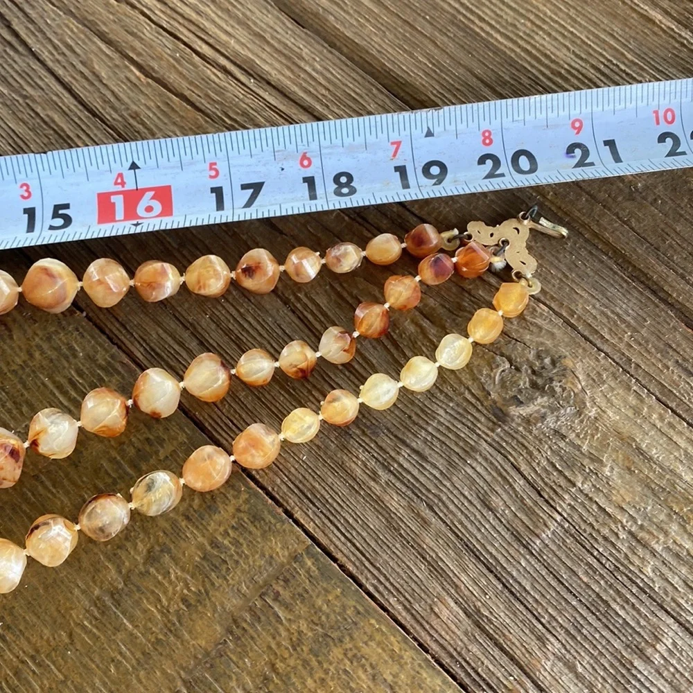 Vintage costume jewelry layer necklace plastic stones. Rustic retro 50’s 60’s - Picture 5 of 5